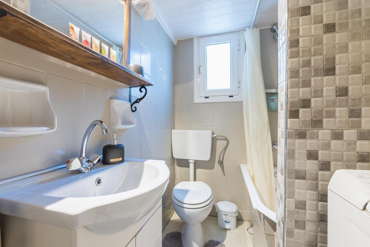 Lovely 1 Bedroom Apartment In אתונה מראה חיצוני תמונה
